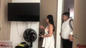 Mi Hermanastro Me Folla El Coño En El Airbnb Que Rentamos Historia Completa free video