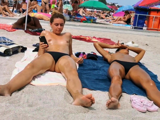Amateur Hot Topless Bikini Girls Spied By Voyeur At Beach free video
